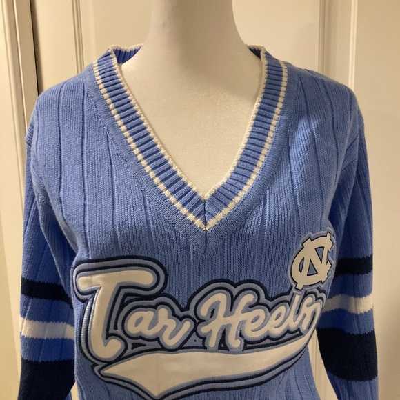 WEAR by Erin Andrews University V-Neck Sweater Medium, U. OF NORTH CAROLINA-UNC - Picture 2 of 8